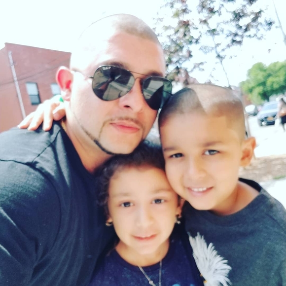 Meet your Posher, Carlos - Picture 1 of 1